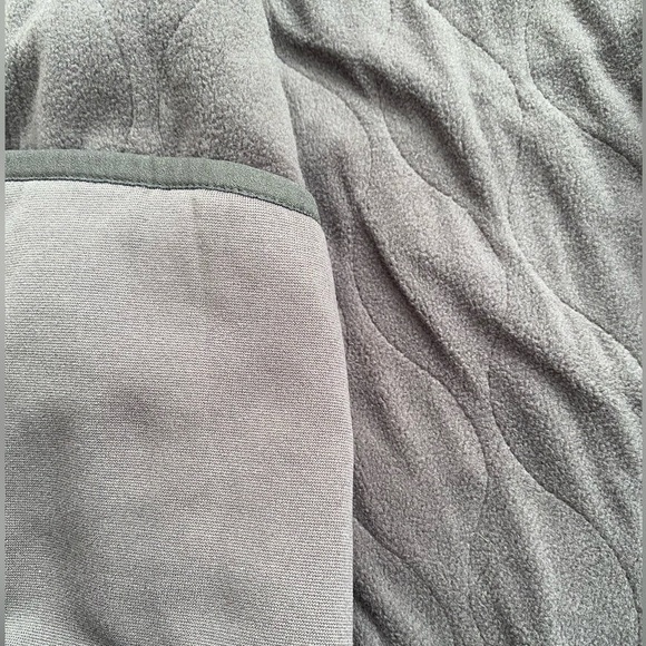 NWT Gap Fit Embroidered Vest, Plush Lining, Mistletoe Green, Small - Picture 5 of 7